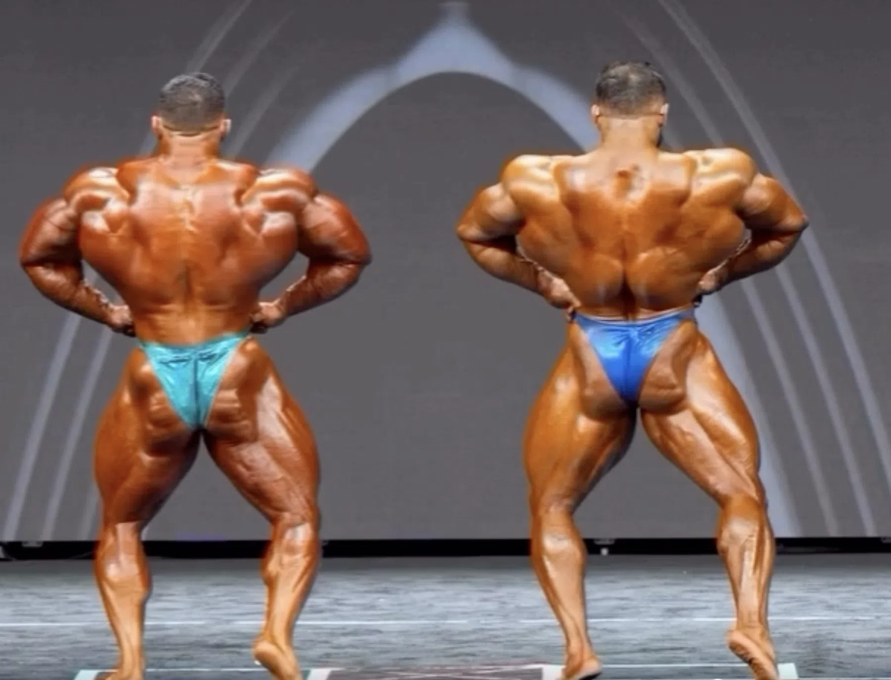 Lunsford en Hadi naast elkaar op het podium